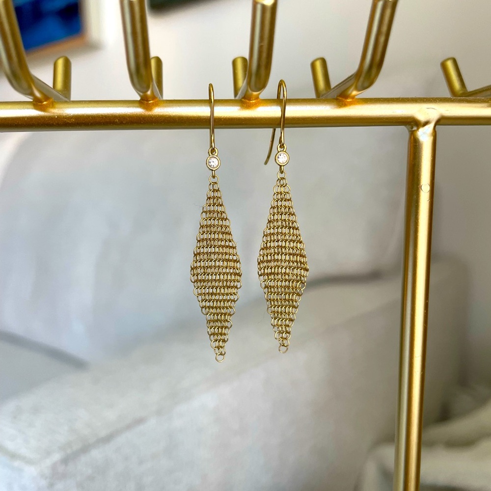 Tiffany and Co. Elsa Peretti mesh scarf earrings 18k gold w round diamonds